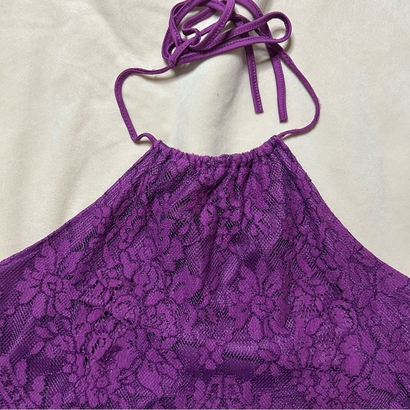 Halter top - Picture 2 of 7